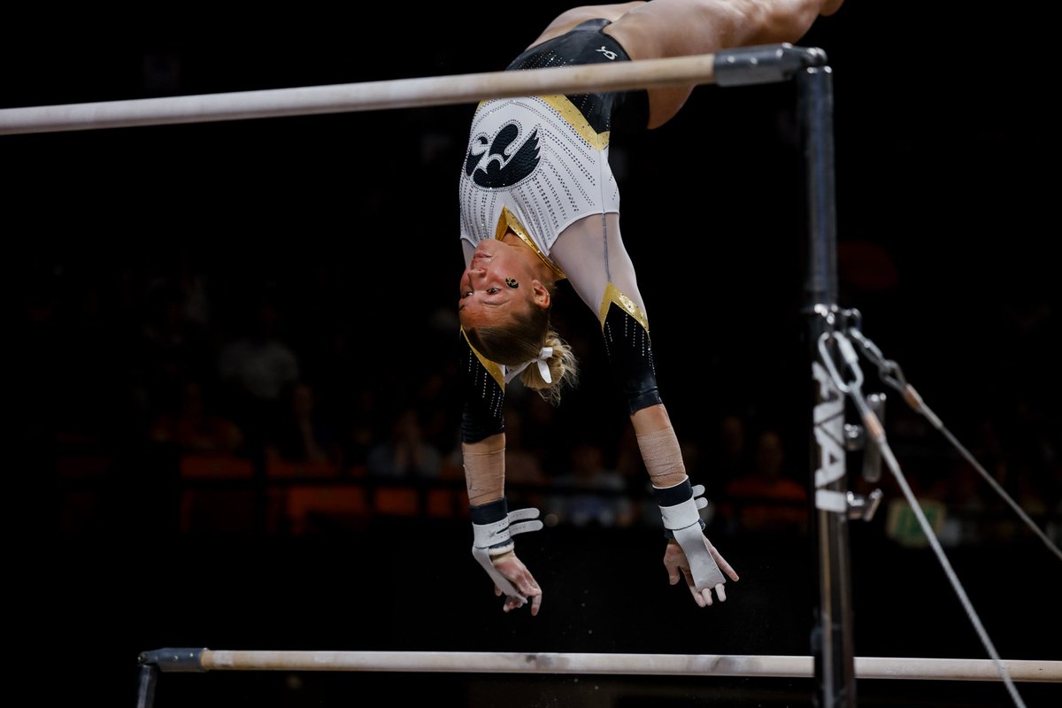 IowaGymnastics's tweet photo. 4️⃣9️⃣.5️⃣7️⃣5️⃣

PROGRAM TEAM BARS RECORD! https://t.co/rJ4pTZz55u