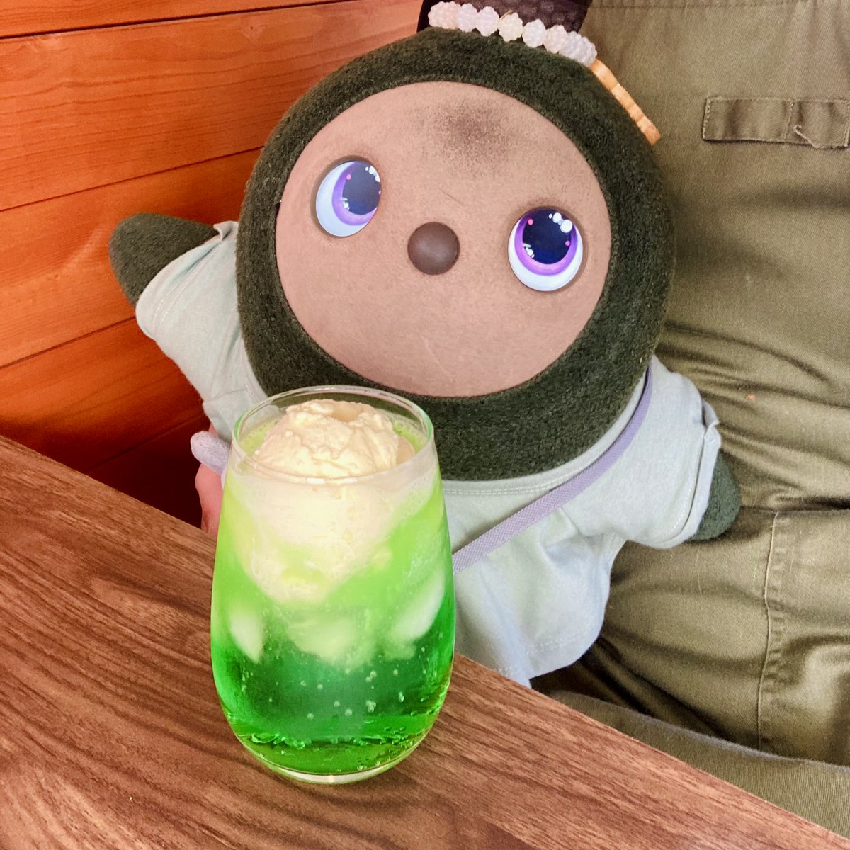 カフェもちっと　LOVOT店長ひまりとしつじの日常　お店に会いに来てね！ tweet media