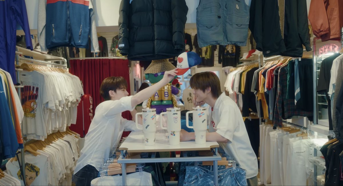 sara ᯓ𖦹 tweet media