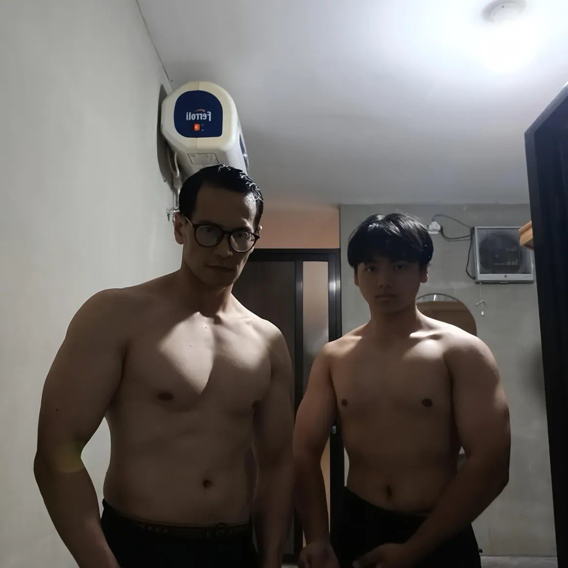 Daily Hot Dudes tweet media