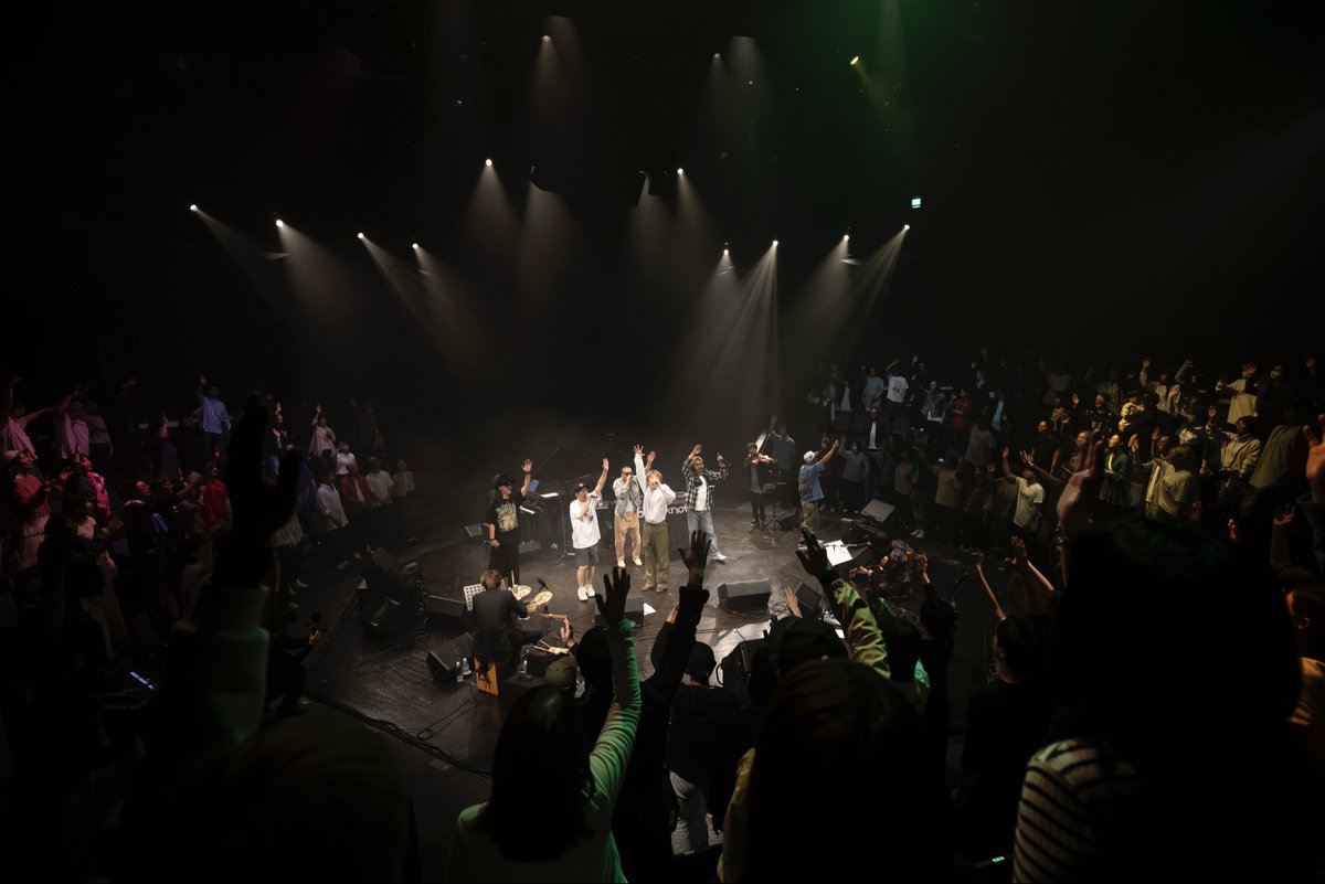 MASH official tweet media