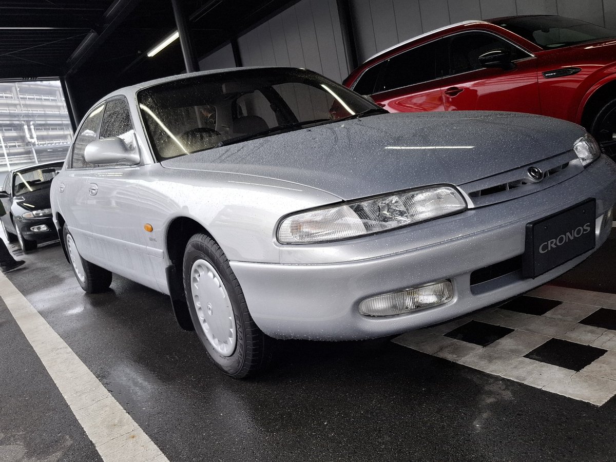 ｢ユーノス500は特別仕様の20FXでクロノスは同じく特別仕様のVLサルーンですね｣とマツダ職員の方に話したら｢関係者ですか!｣と聞かれたw