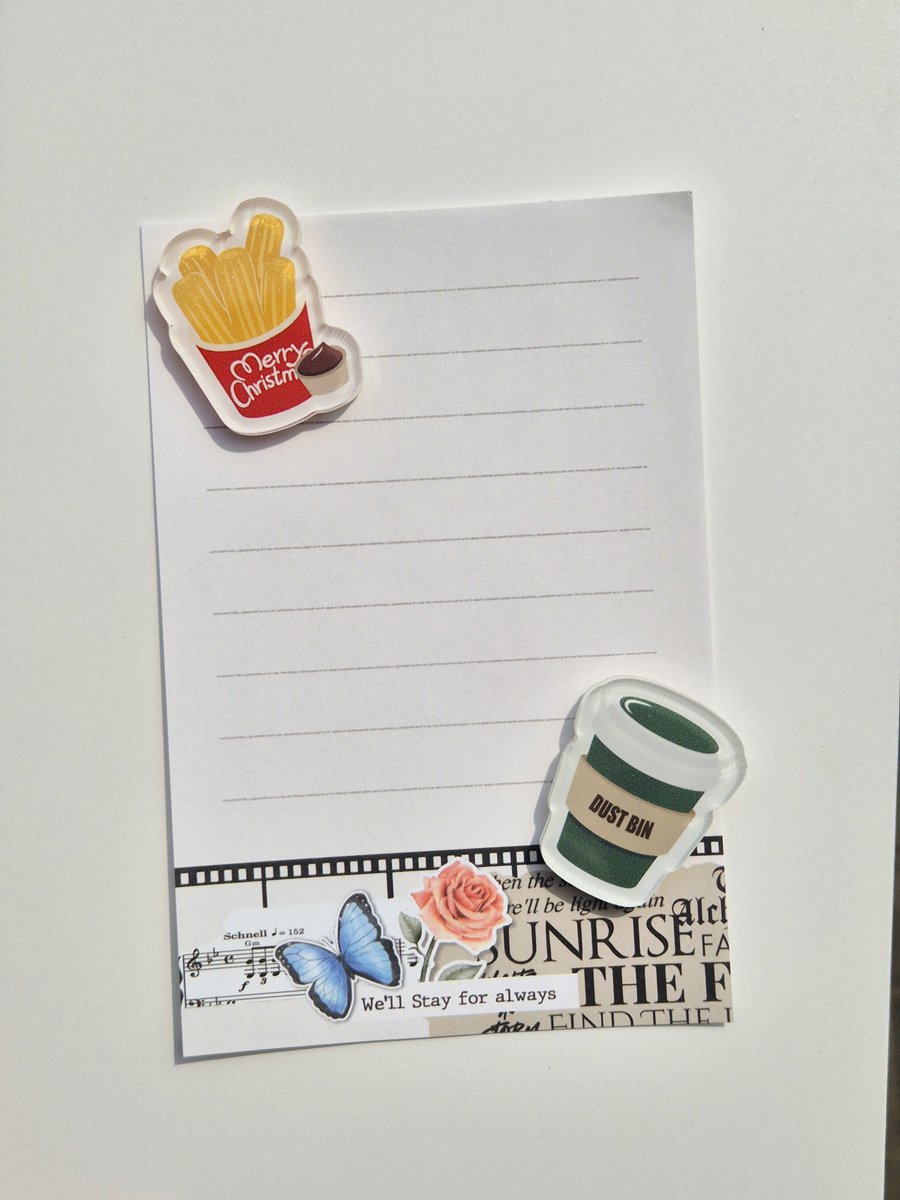 22년경에 유닛콘 자주 하니까 유닛별 마그넷 있어도 좋지 아니한가 해서 1차로 만들었던 🐰🐈‍⬛ 마그넷(그 뒤로 유닛콘이 없어지고 나도 해외 가고 하면서 자연소멸된 기획..)
째후니가 생일 선물로 줬던 커피컵 쓰레기통이랑 성후니가 신나서 자랑했던 크리스마스 츄러스 포함 총 네 가지 만들었던