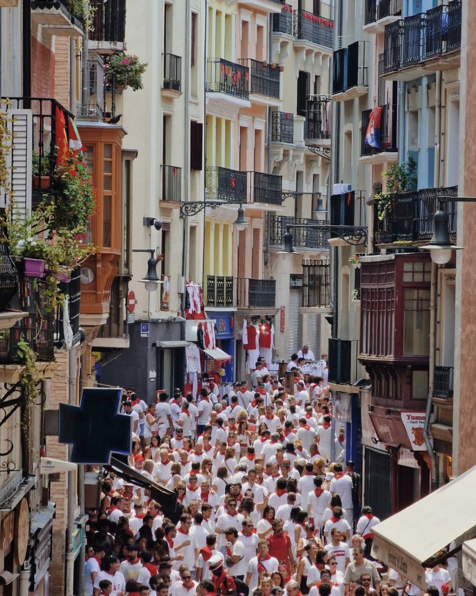 vamonos_off's tweet photo. 🔻 1 de enero, 2 de febrero, 3 de marzo, 4 de abril...
#escalera #YaFaltaMenos #SanFermines #SanFermín
#vámonos https://t.co/ulT5H3Thkb