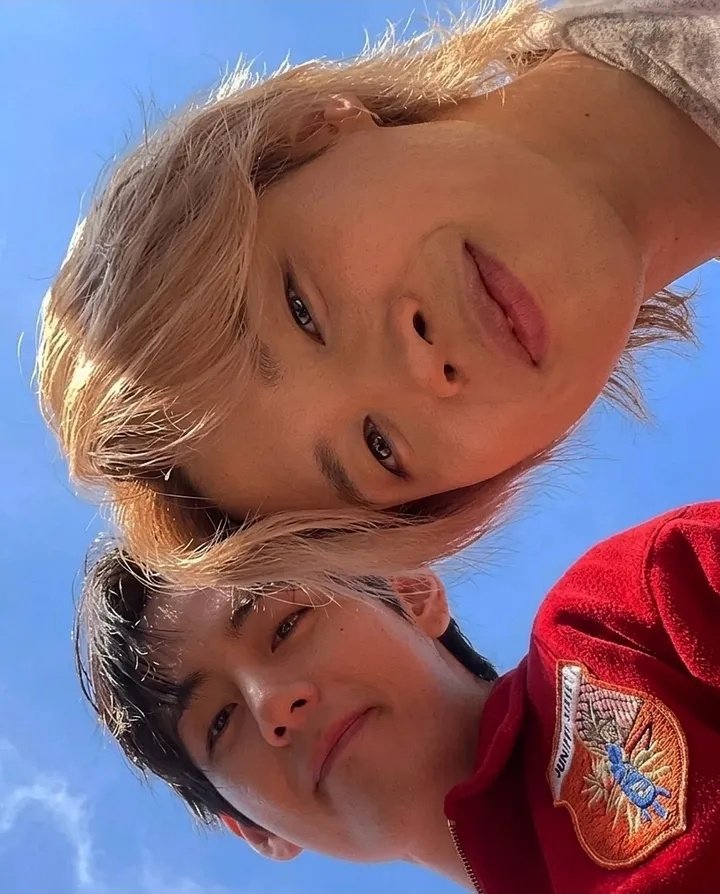 Kim Taehyung (BTS) tweet media