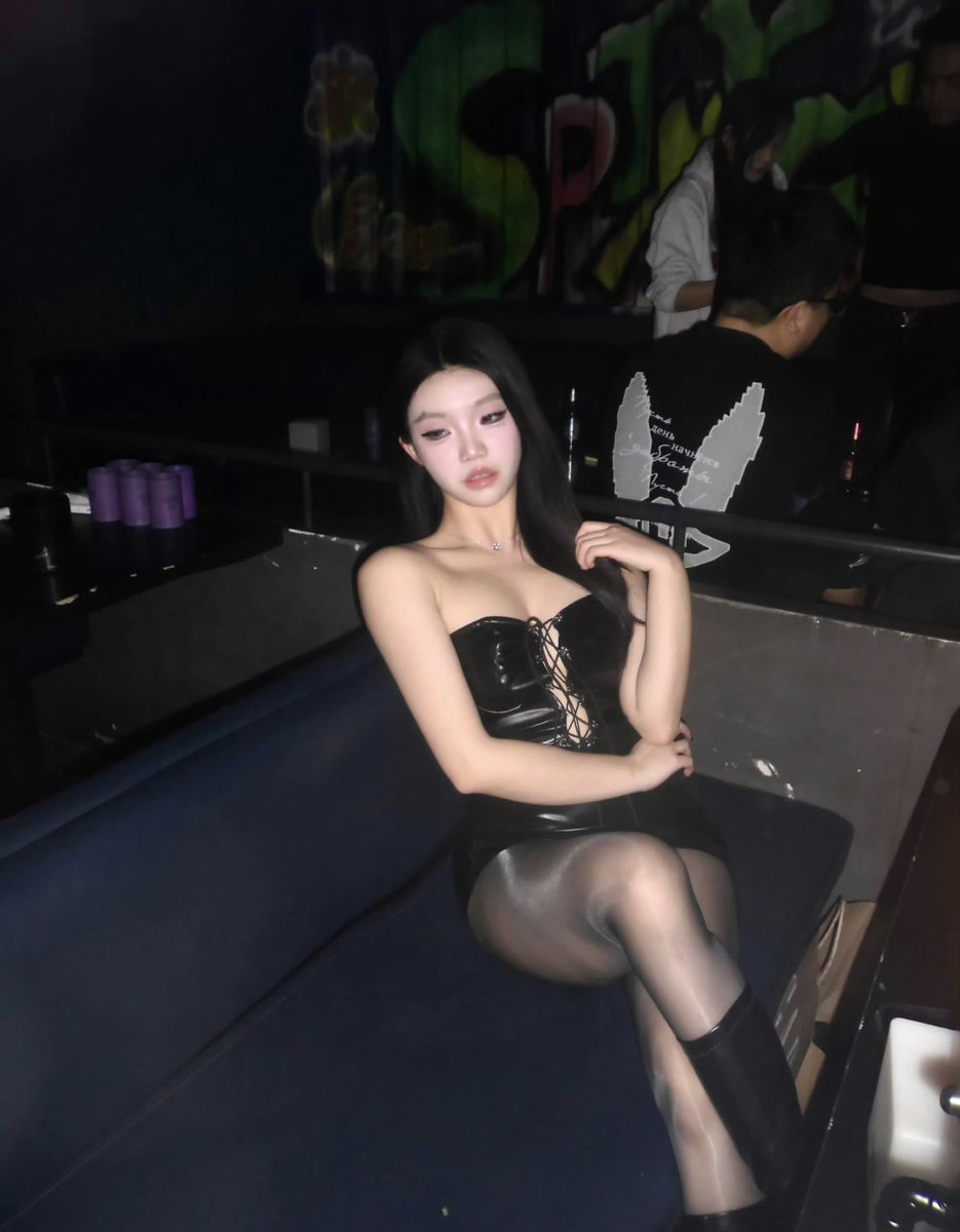 吃不饱的颖 tweet media