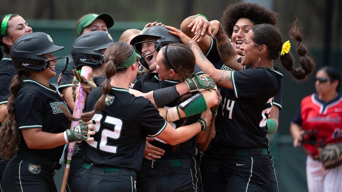 GGC_Softball's tweet photo. Softball Splits Competitive Doubleheader with No. 20 Cumberlands to Open Weekend Set. Reesie Burch hit a walk-off single in the seventh inning of Friday's opening game.

📰 - https://t.co/QaOCw5tDBa

#ClawsOut | #PumpingOutChampions https://t.co/mZhQ4CfpN2