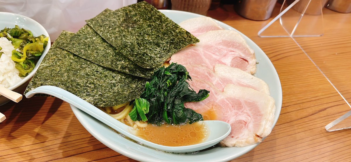 ウタマロ tweet media