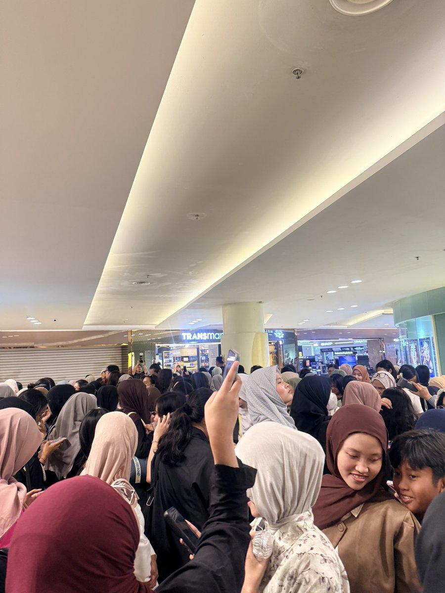 bebiiiy𝜗𝜚 tweet media