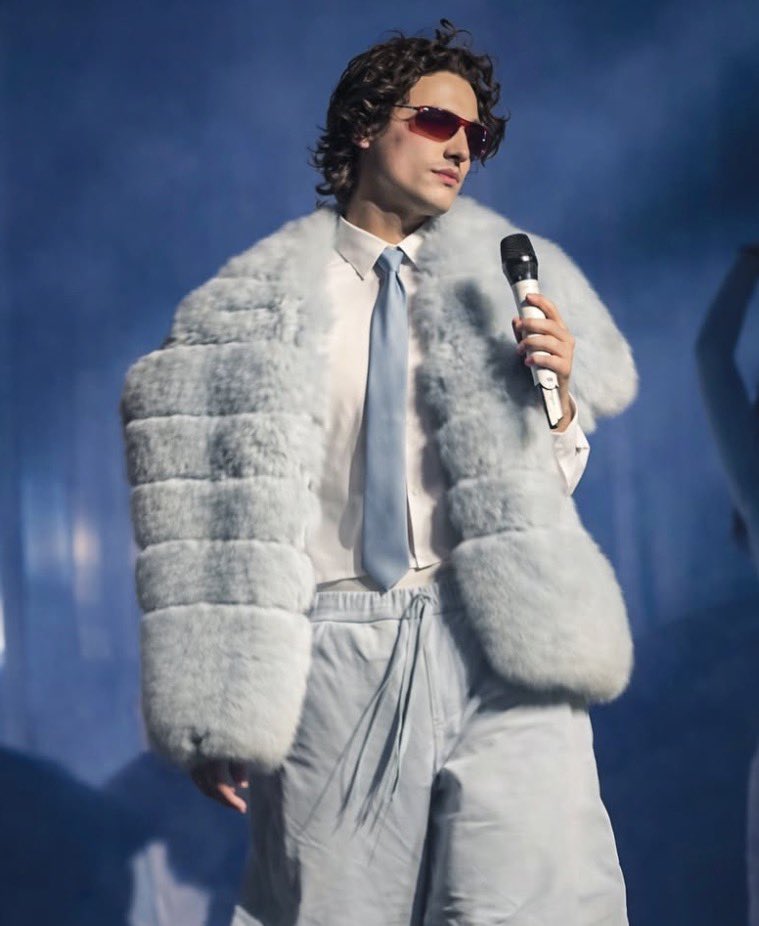 K⋆ ོ tweet media