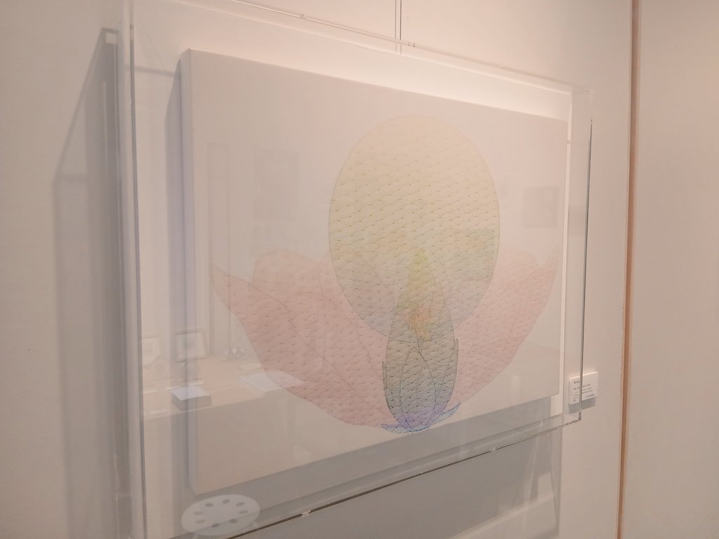 個展2日目、開催中です。

昨日と比べると少しひんやりとした空気となっておりますが、是非会場内にて暖かな花の雰囲気をお楽しみ頂ければ幸いです。

本日も在廊しておりますので、お気軽にご来廊下さい。

岡本博紀個展『花と蕾』

会期/ 4月3日(金)〜4月12日(日)
12時～19時
会場/ <a href="/Galleryfutari/">Gallery.futari</a>