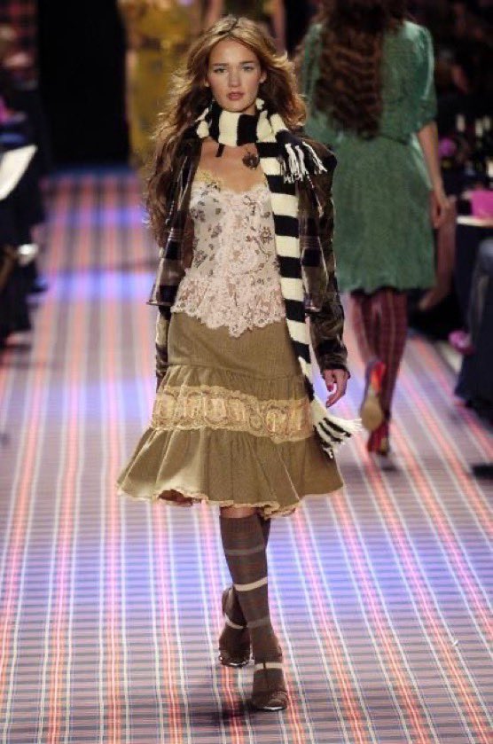 ⋆。˚𝓚₊˚⊹𝜗❀𝜚 tweet media