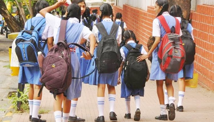 OrissaPOSTLive's tweet image. Morning school timings came into effect across Odisha from Saturday as the state government introduced the revised schedule amid rising temperatures and prevailing heatwave conditions.

#Heatwave #SchoolUpdate #WeatherAlert #Odisha #OrissaPOST

📲 Follow Orissa POST – Odisha’s