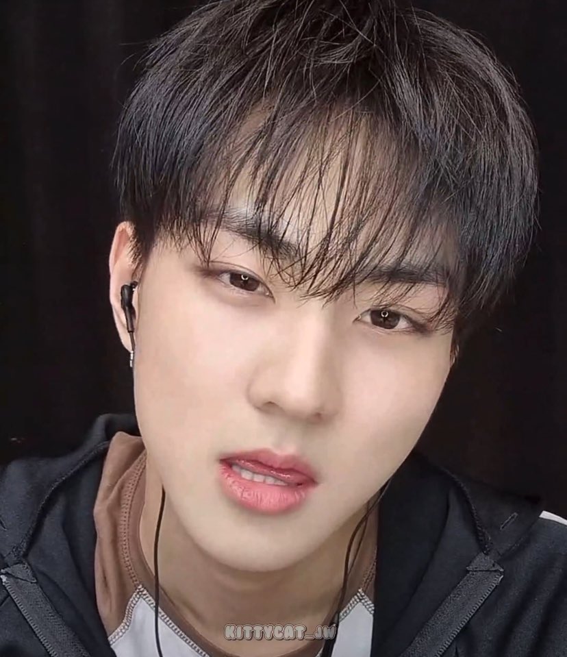 ཐི rie ཋྀ tweet media