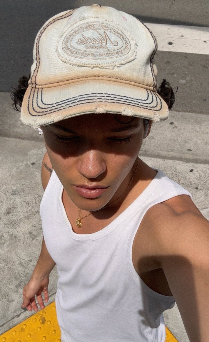 ils ⋆˚࿔ tweet media