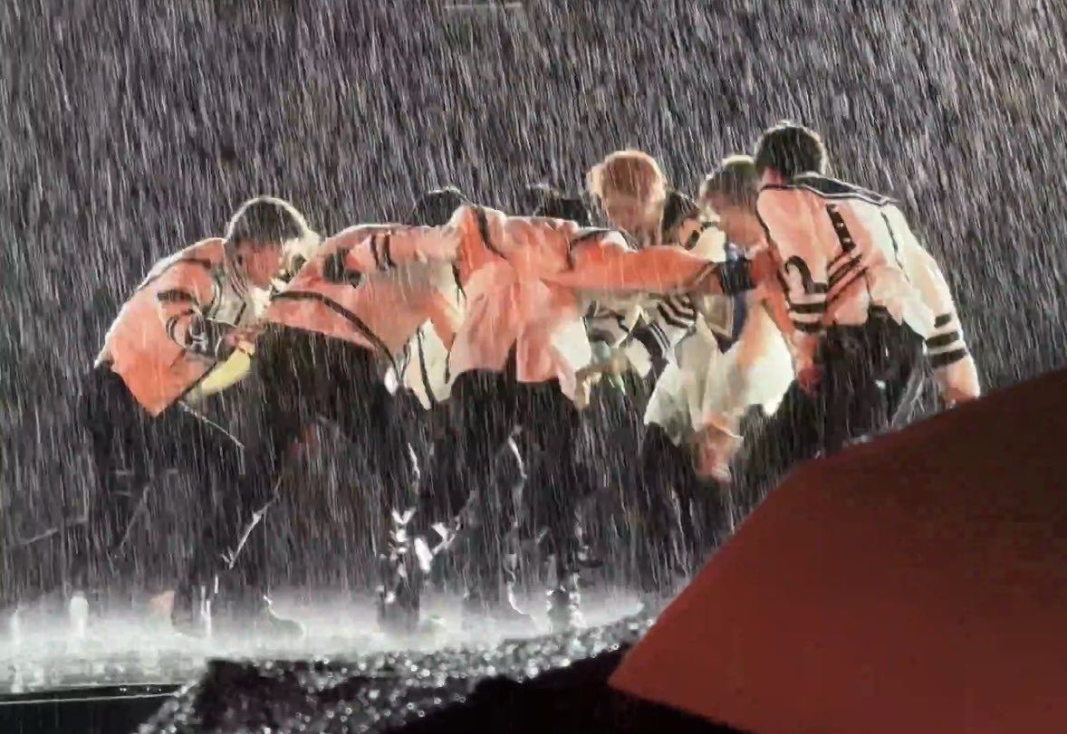 ” จากเท้าเล็กๆในวันนั้นสู่วันนี้ที่โตขึ้น “

มาร์คลีจะยังเป็นมาร์คลี NCT และน้องดรีมก็จะมี 7 คนตลอดไป