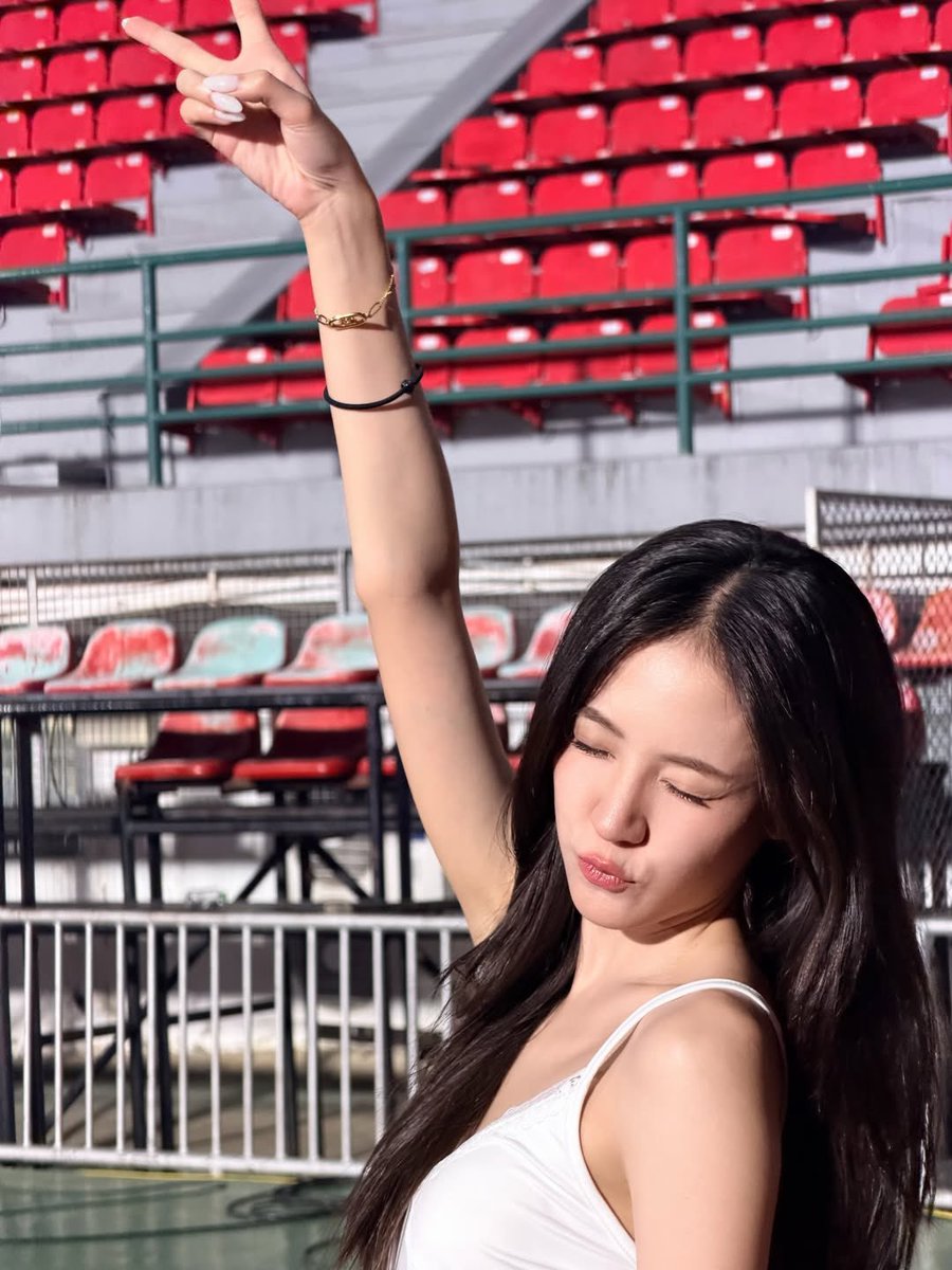 titachayanitofficial_ tweet media