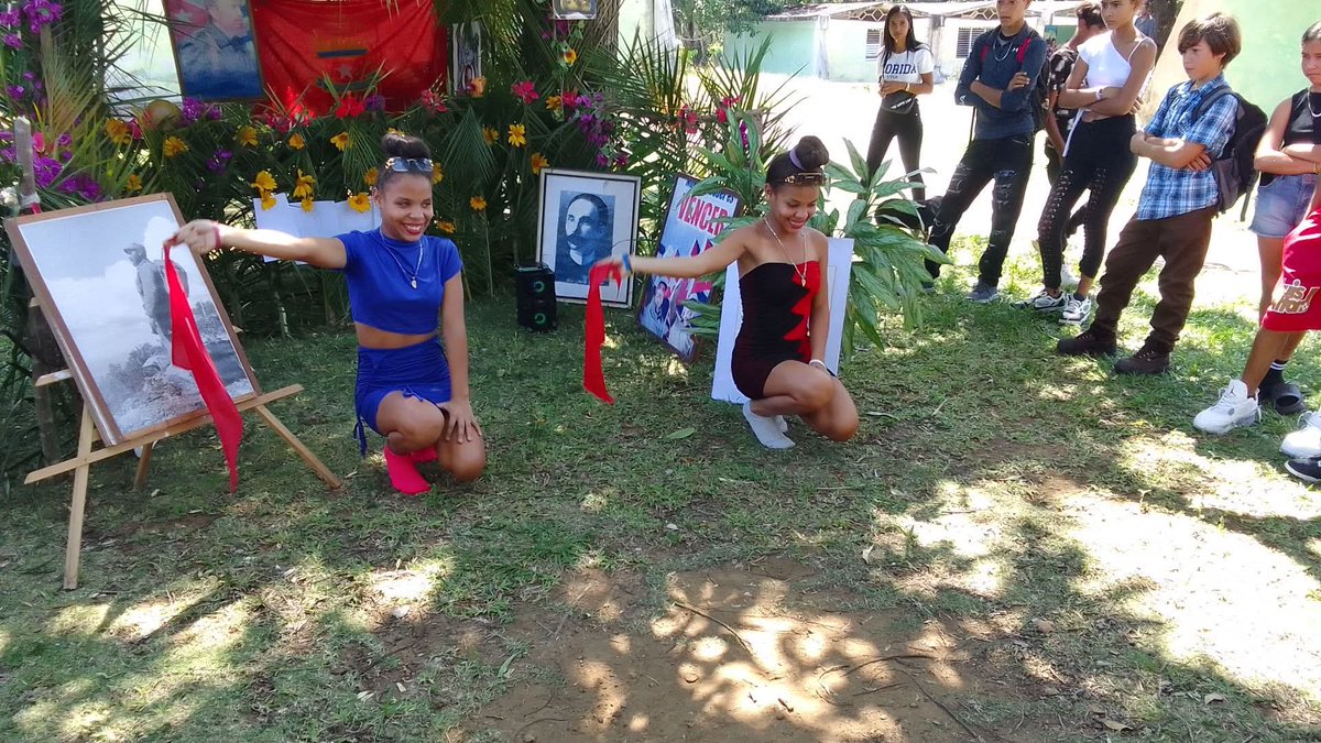 Fiesta, alegría en todo el #MunicipioBartoloméMasó  celebramos no solo los aniversarios 65 de la #OPJM y 64 de la #UJC  de   estas organizaciones, sino también el espíritu indomable de nuestra juventud. <a href="/YudelkisOrtizB/">Yudelkis Ortiz Barceló</a> <a href="/BorgesOlivero/">Carlos Borges Oliveros</a> <a href="/DrRobertoMOjeda/">Dr. Roberto Morales Ojeda</a> <a href="/GalanCuba/">Eddie Galán Jiménez Cuba</a>