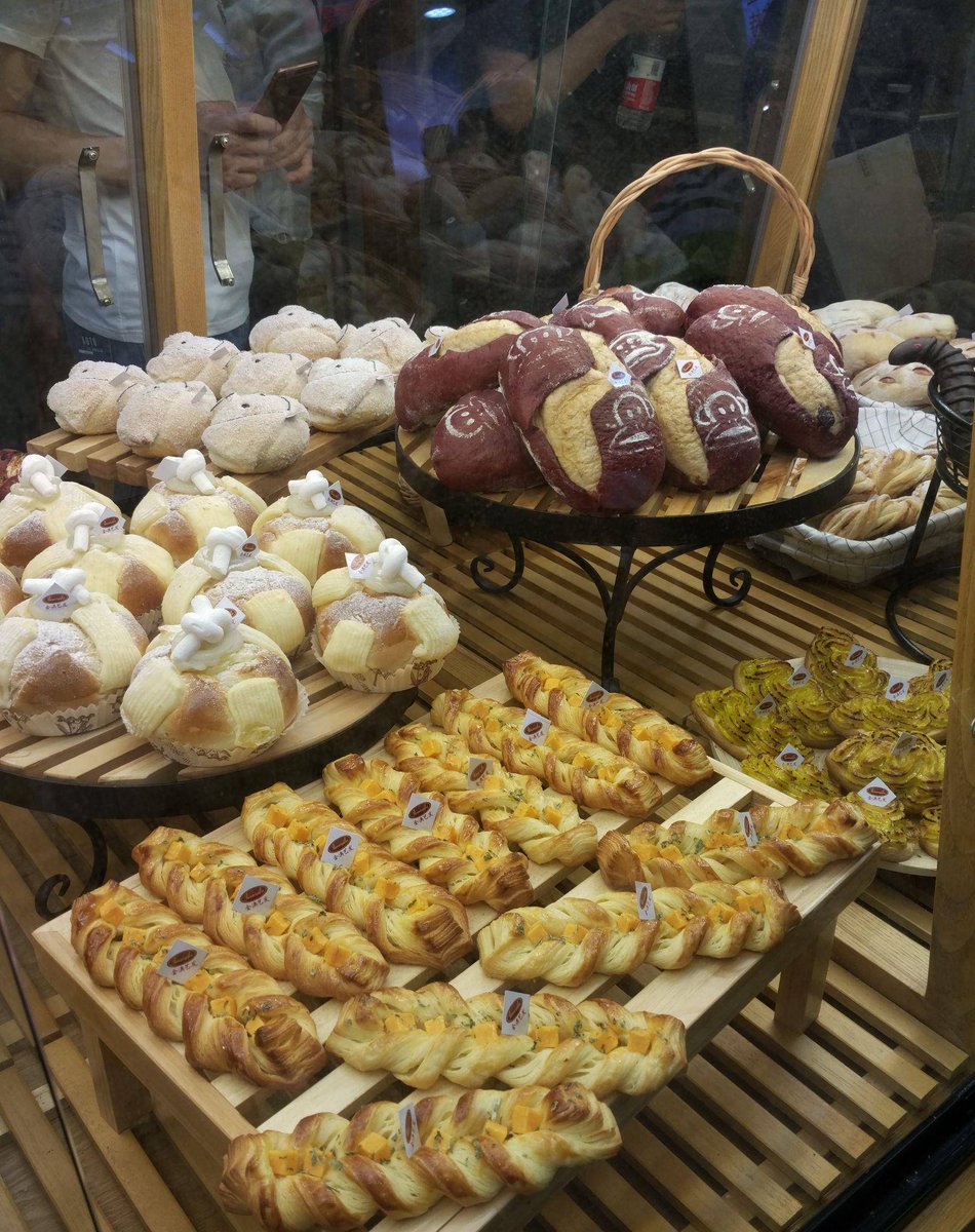 Lori Linn tweet media