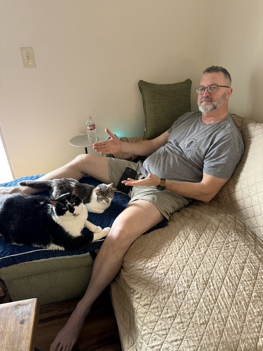 🐣🐇 Duchess of Bunnies 🐇🐣 tweet media