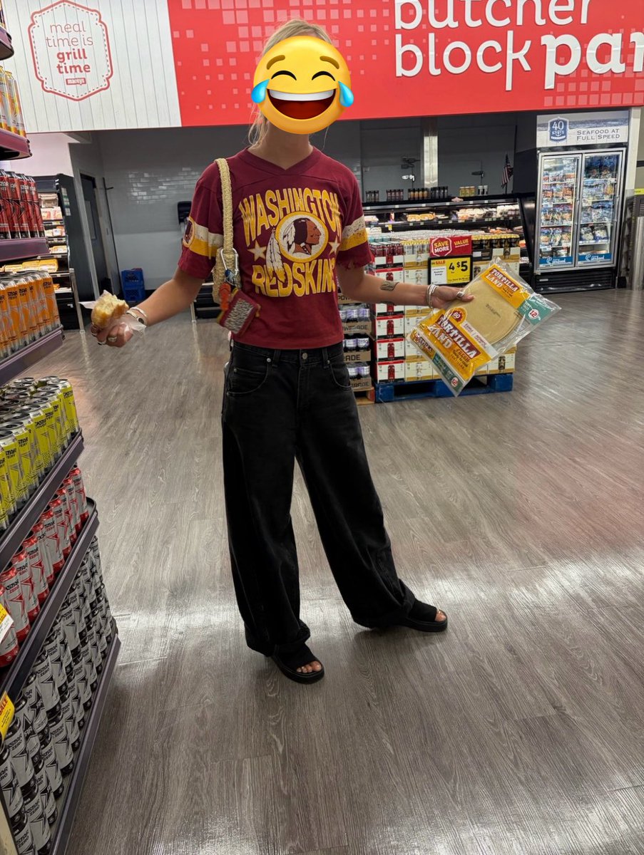 Bumpiana “Bee” Mitch tweet media