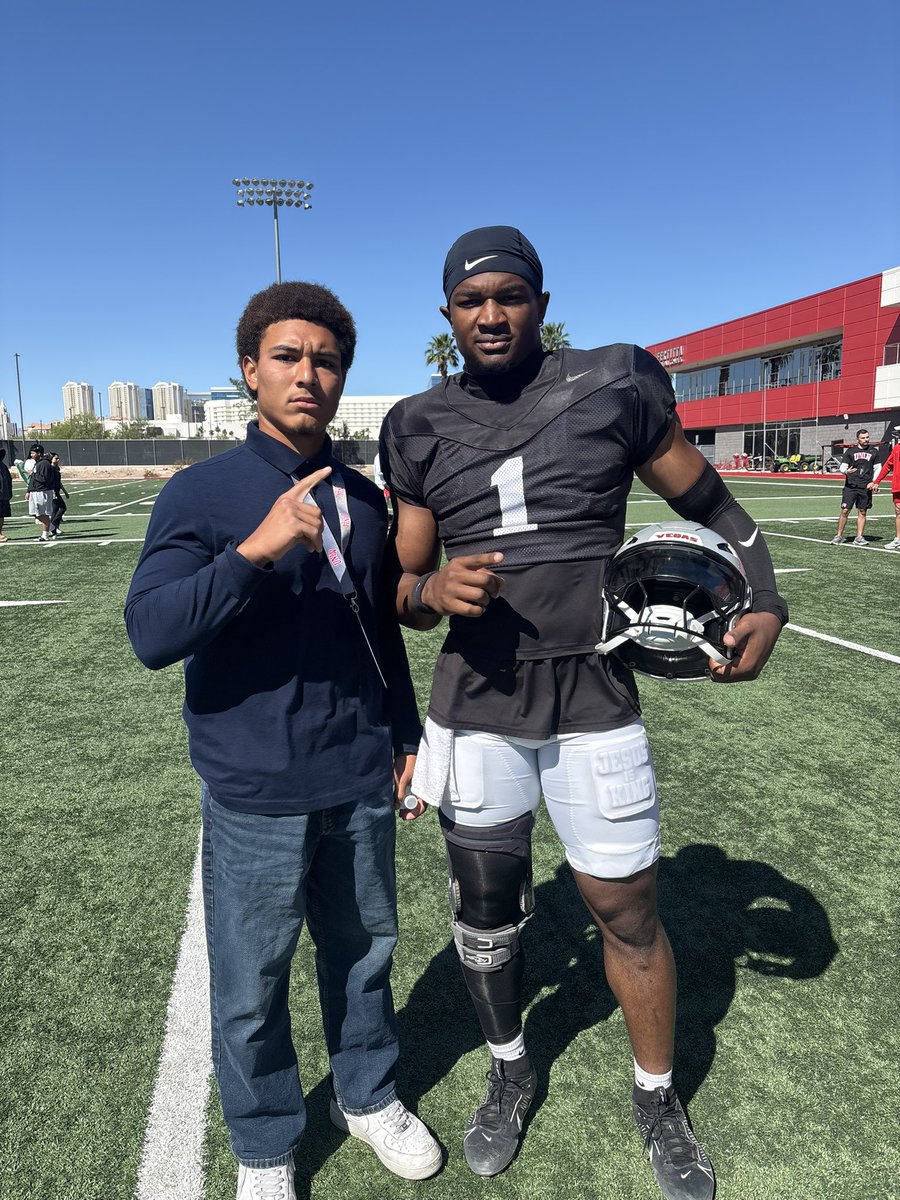 Mike_Lewis15's tweet photo. Thank you @unlvfootball for inviting me and my teammates to practice. Very grateful and blessed for this opportunity. Measured in at 5’10 and 189 pounds! @CoachZampese @CoachDanMullen @PrepRedzoneNV @BrandonHuffman @GVFBrecruiting  @RealEdRankin @bharton20 @AlexORJ1 https://t.co/RnVhuUcAV7
