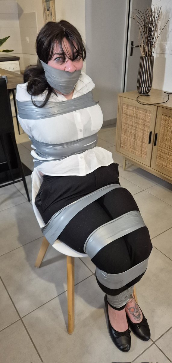 FrenchBondage tweet media