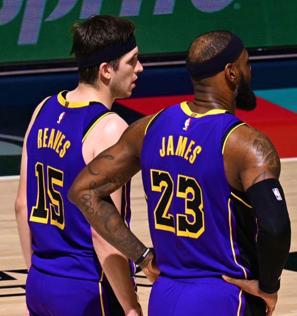 LakeShowYo tweet media