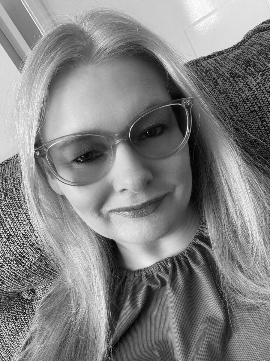 ℝ𝕠𝕤 /ℍ𝕖𝕒𝕣𝕥 𝕀𝕟 𝕋𝕙𝕖 ℍ𝕦𝕤𝕙 🤍 tweet media