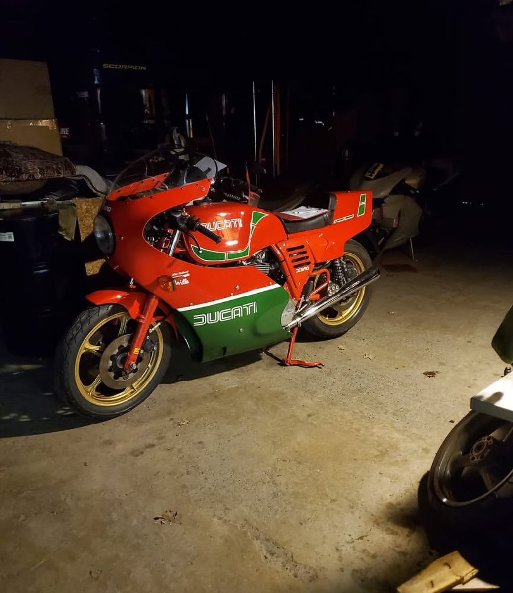 ungerleee's tweet photo. Some days....amazing memories and motorcycle to work on . https://t.co/d6K5UOmnHc