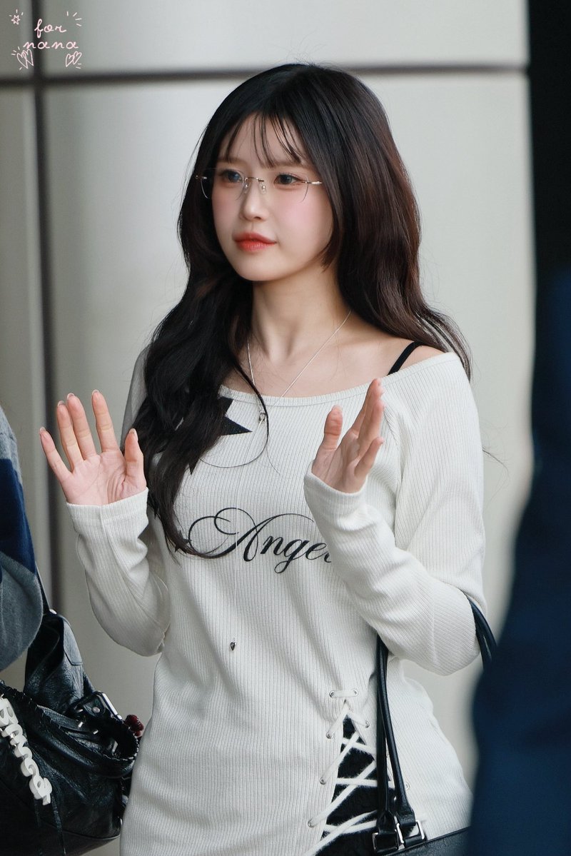 NaNaNaNa tweet media