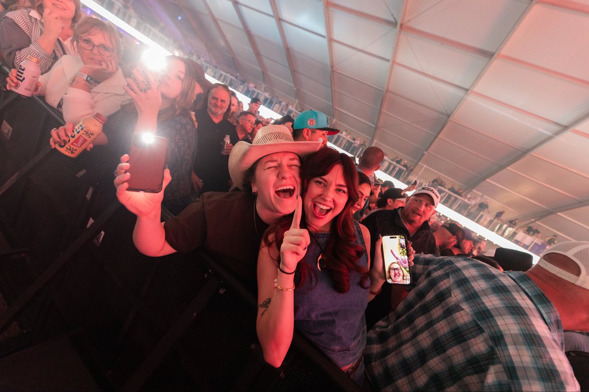 BirdsNestPhoenixOpen tweet media