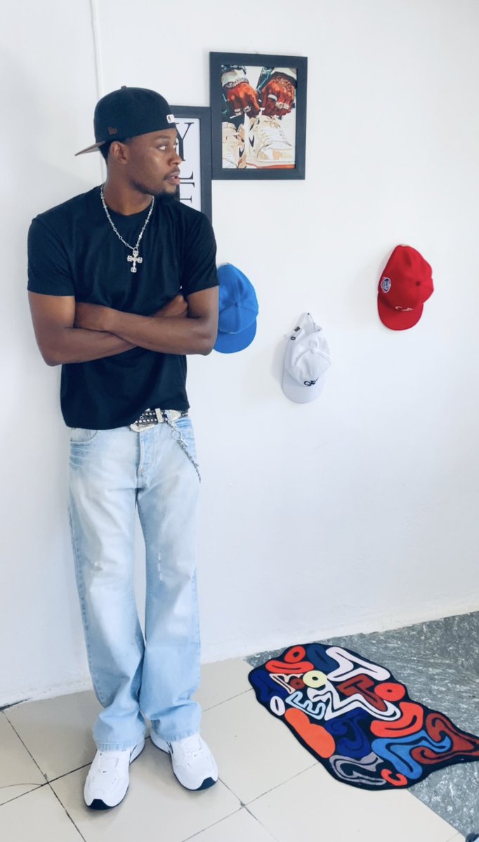 AlabiAndrew1's tweet photo. @Zttwshop @Zttwshop @Zlatan_Ibile  height 6’4 based in Lagos Nigeria 🙏🤲 https://t.co/bYzR0cValR