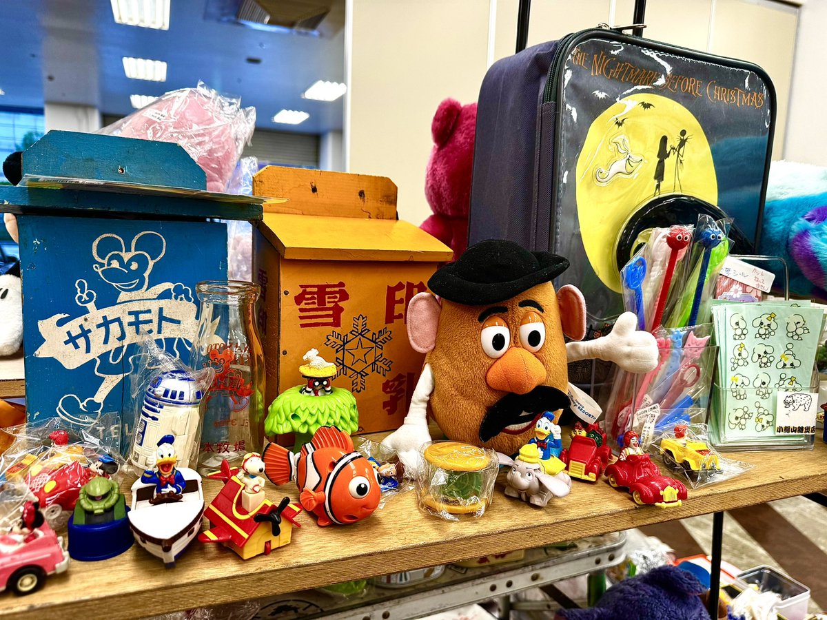 kopandasankick's tweet photo. 今日からジャンクショー🎪
昨日の設営時の様子をyoutubeshort、TiktokにUPしました↓
https://t.co/2b7sr4cff2

お買い物の参考に🛍.｡o
今日は11:00 ～ 17:00
横浜産業貿易センターにて開催です❣️
宝探しへお出かけ下さい‼️

#ジャンクショー #JUNKSHOW 
#toys 
#小熊山雑貨店 https://t.co/vcPbNXLtBP