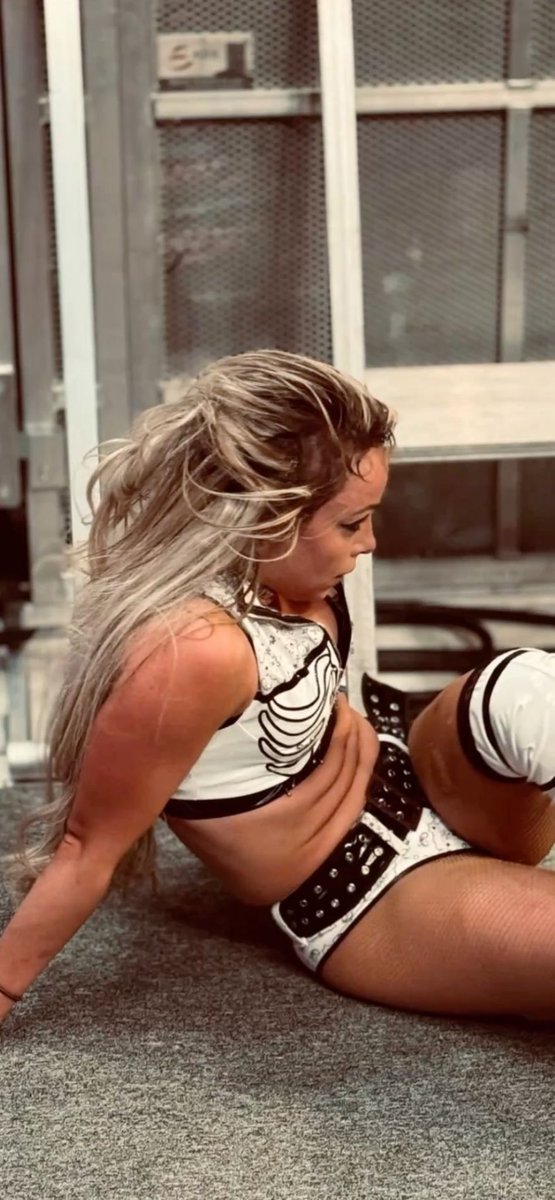 Vengeful Happiness リヴ・モーガン・ギオナ not @LivMorganWWE tweet media