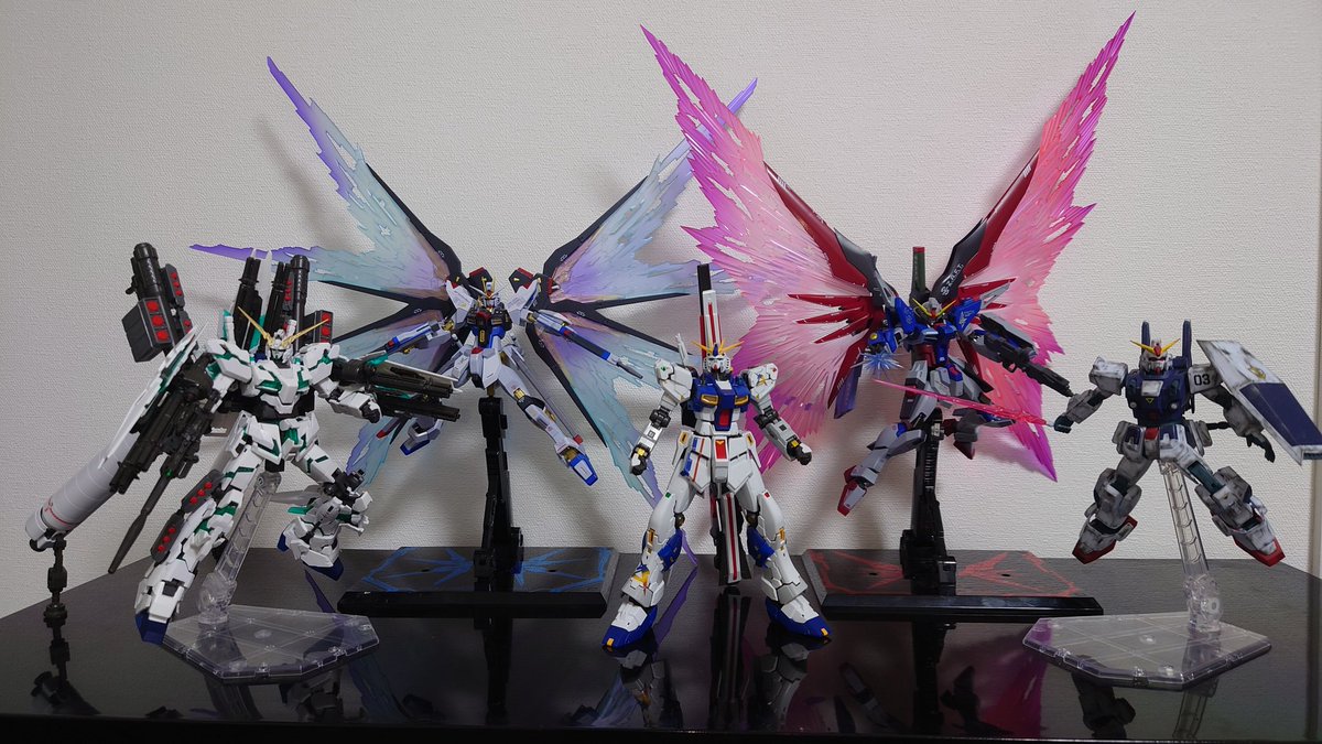 ホーリー tweet media