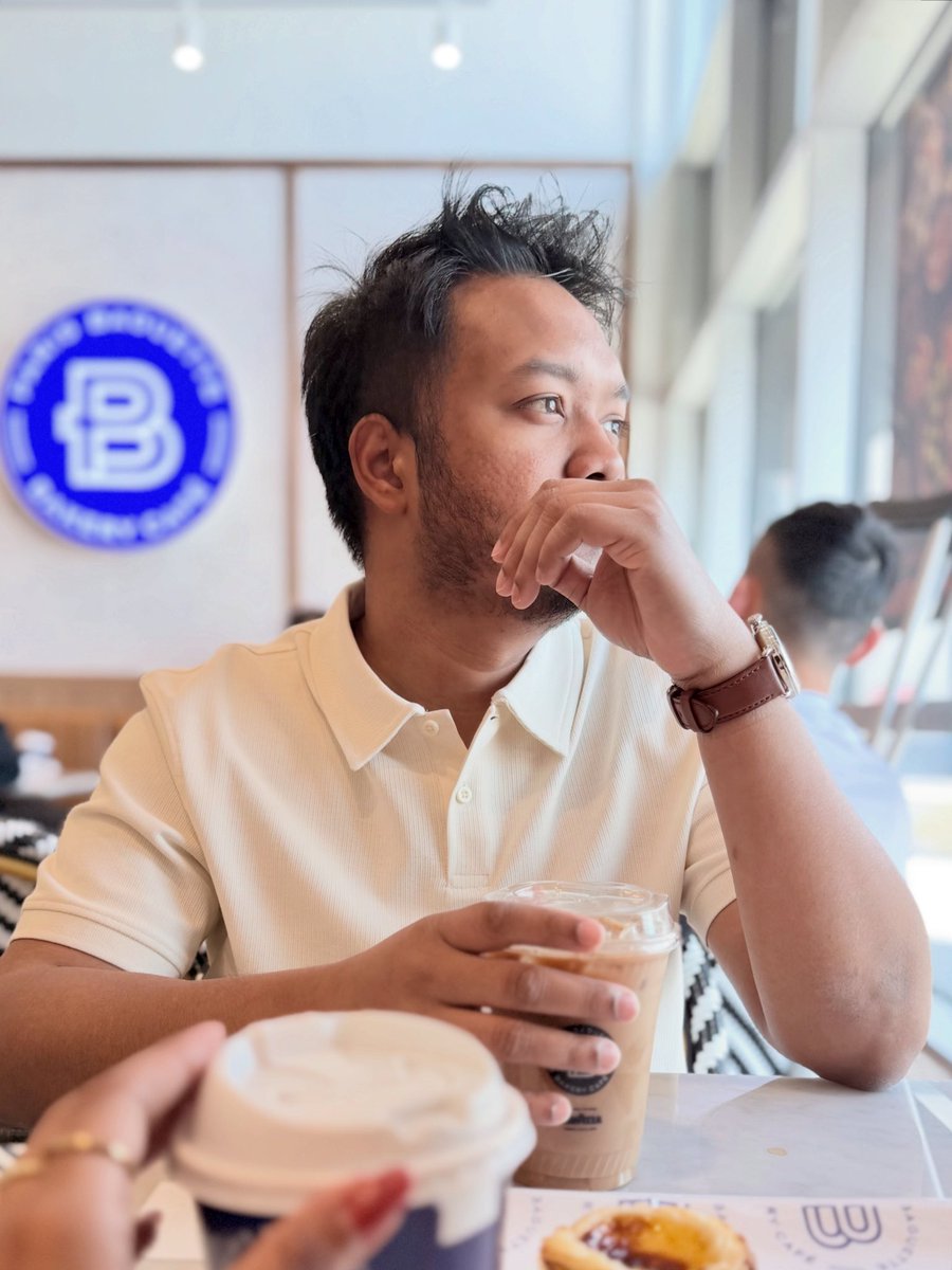 AzimApurbo's tweet photo. A good weather calls for a good Korean 🧊 Coffee. https://t.co/PLot1AkcgV