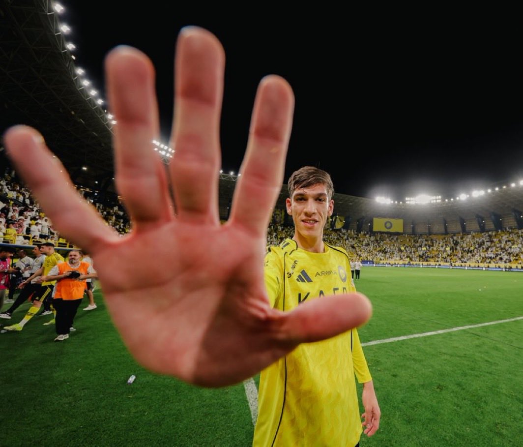 الألماني tweet media