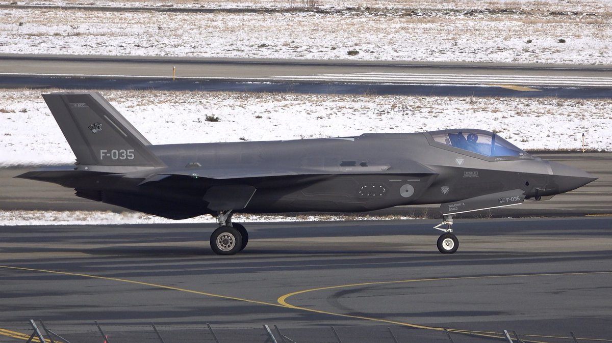 Fighters Field 556 tweet media