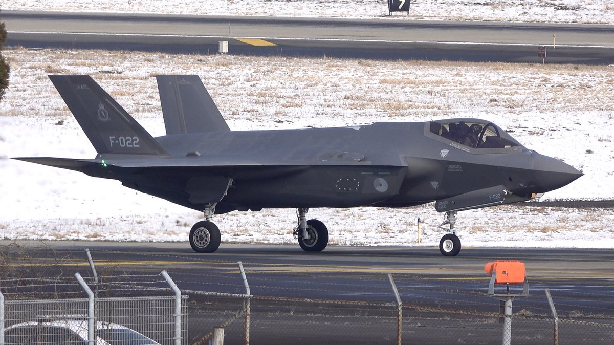 Fighters Field 556 tweet media