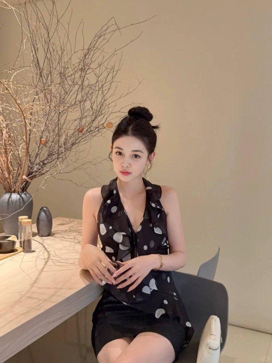 AhRimei59852's tweet image. Building my own empire, one day at a time. Luck is just what happens when preparation meets opportunity. 🥂✨

#IndependentWoman #GoalDigger