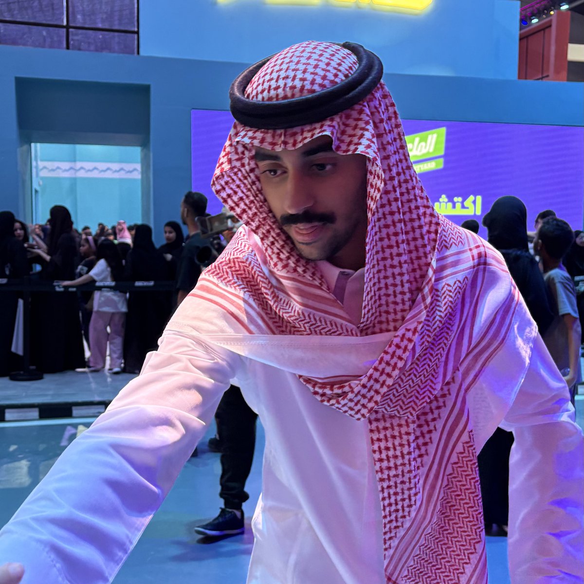 سُلا tweet media