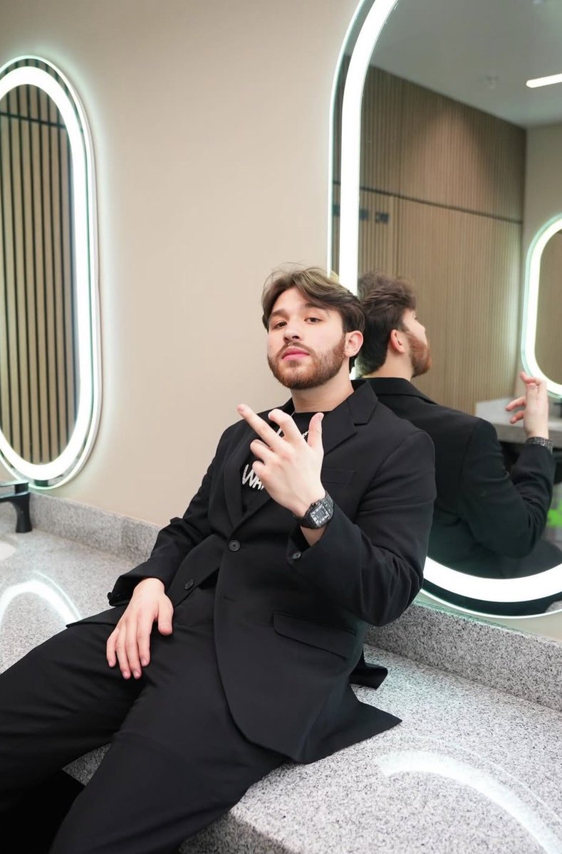 LonchedeFlautas tweet media