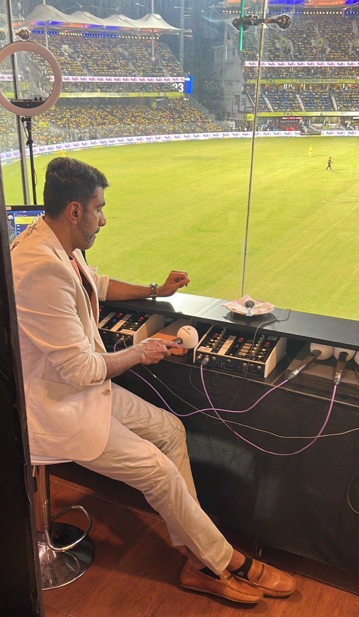 LeoVikkash™ tweet media