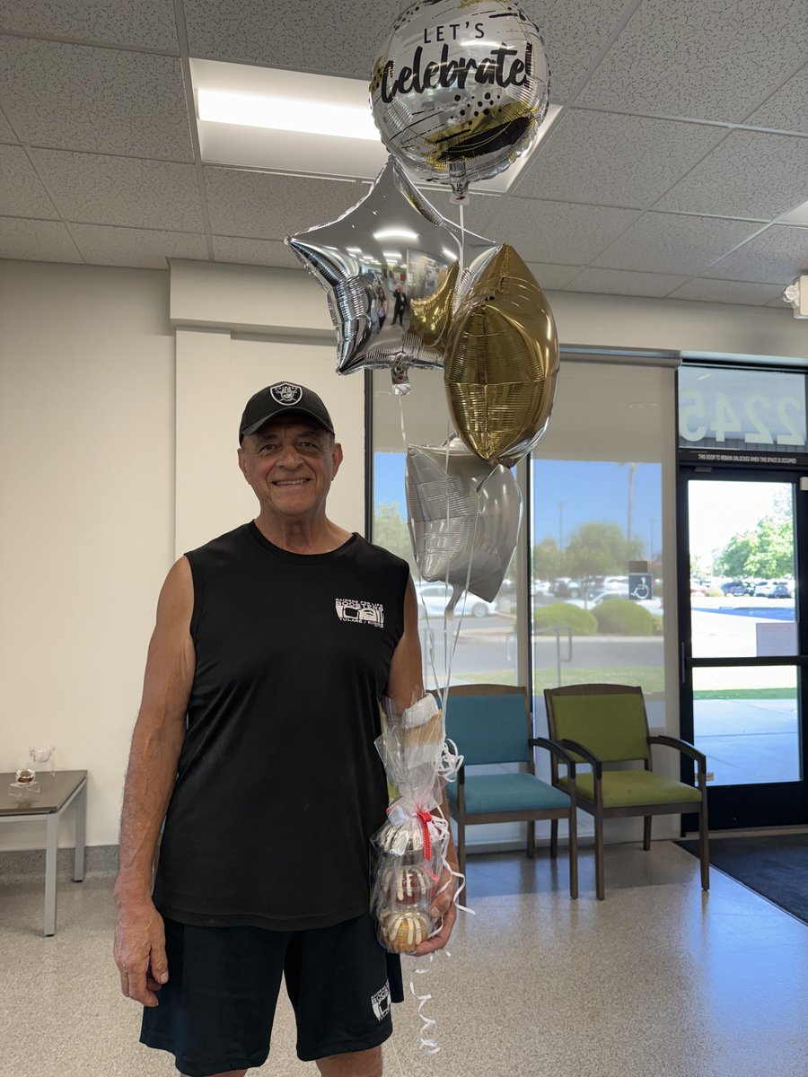 My 1st Platelet donation was on Sept 23 2016,today I donated my 200th platelet donation. Thank You ⁦<a href="/CenCABlood/">CenCABloodCenter</a>⁩ for the balloons &amp; cakes,we make a Great Team! Give The Ultimate Gift, The Gift Of Life! 🙌🏼💪🏼🩶🖤❤️ @raiders <a href="/raiders4life25/">RAIDERS4LIFE25</a> @scbcr #Palteletdonors #donateblood