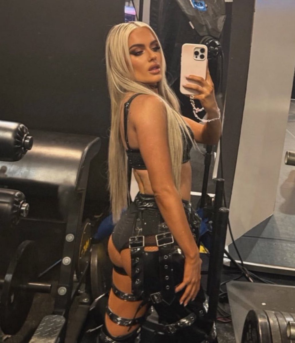 THE DEVIL WEARS PARDA. tweet media