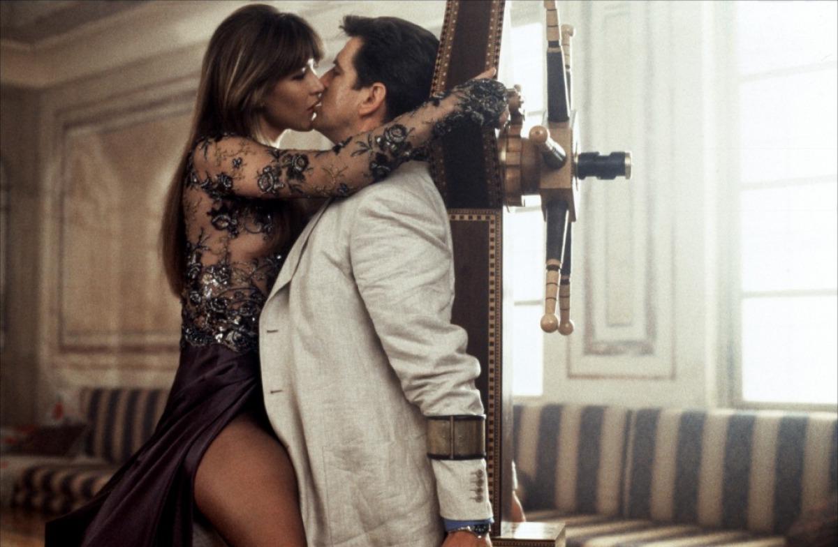 Why does Bond joke after killing Xenia… but mourn Elektra and Miranda?

"Three Vixens, Three Deaths, One Bond" – a new blog article.

Read here: brosnansbond.blogspot.com/2026/04/bond-f…