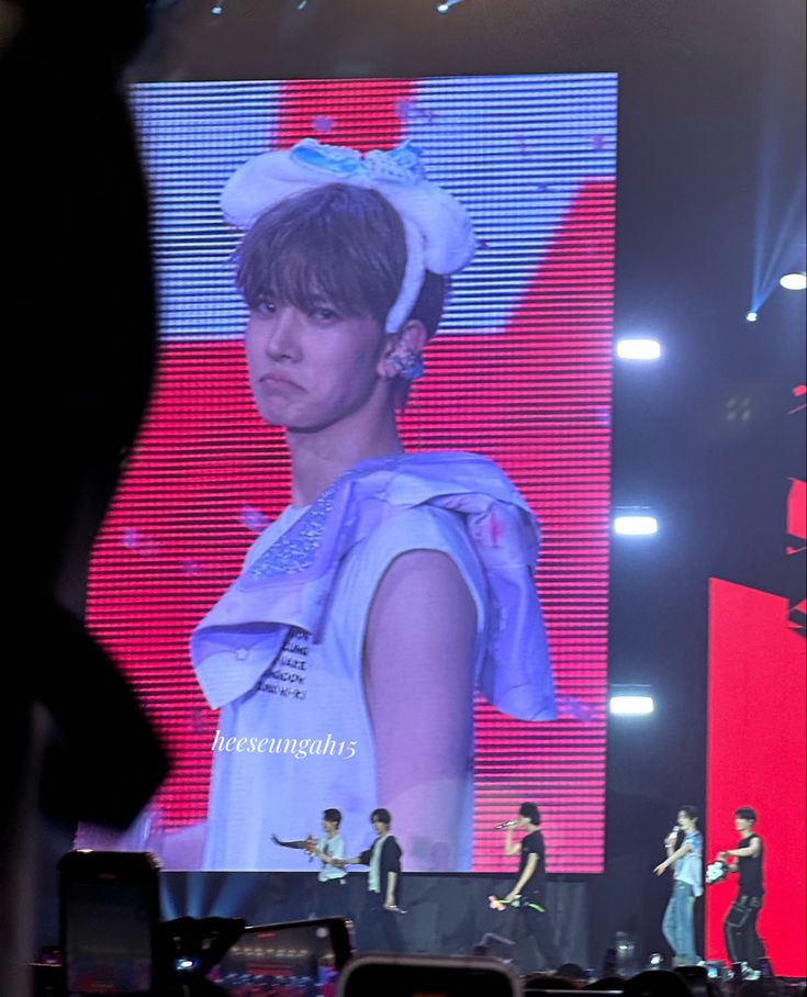 hiellᡣ𐭩 || ENHYPEN IS 7 tweet media