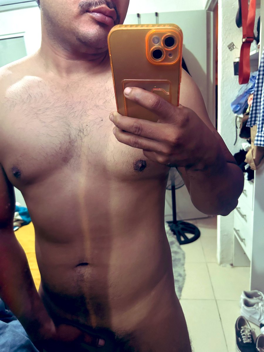 kykitoo's tweet photo. #cruisingméxico @EncuentroGayMty  
Viernes de guardarse en casita 🏠 #Vercaruzgay 🍑 https://t.co/iC5VKbBgnK