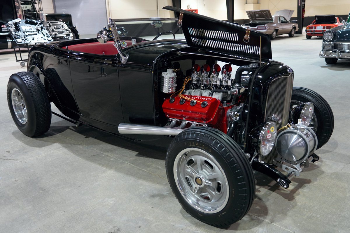 eClassicAutos tweet media